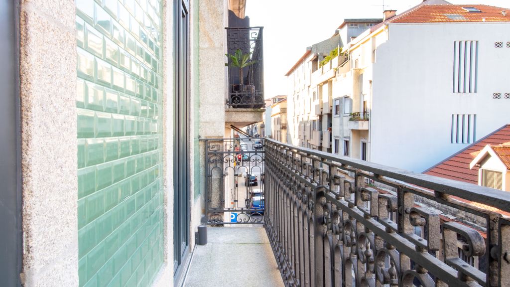 Miguel Bombarda House - 301 by LovelyStay