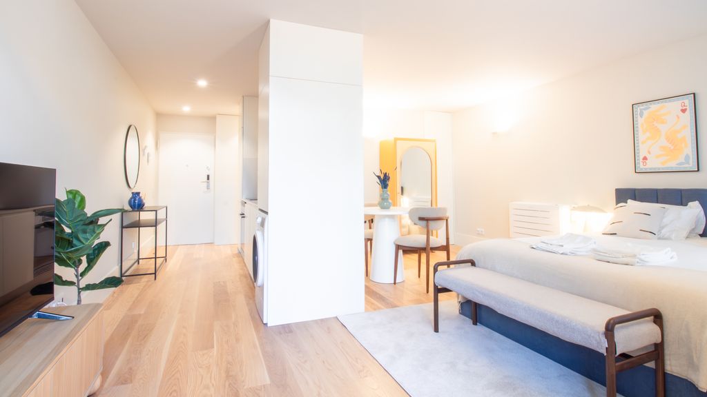 Miguel Bombarda House - 301 by LovelyStay