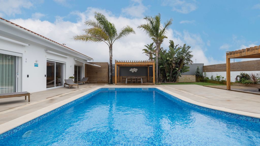 Blue Sky Villa 2 by LovelyStay