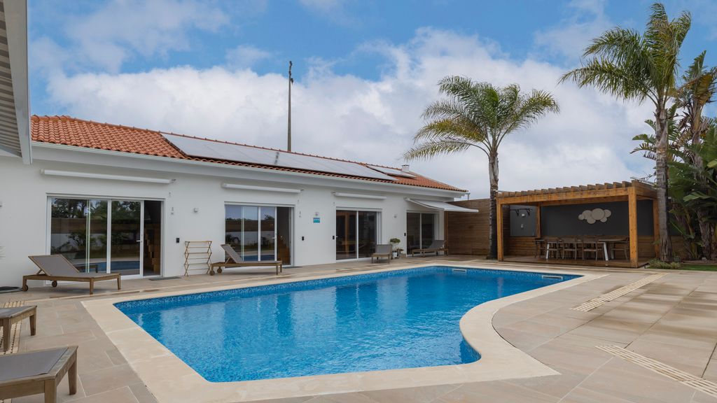 Blue Sky Villa 2 by LovelyStay