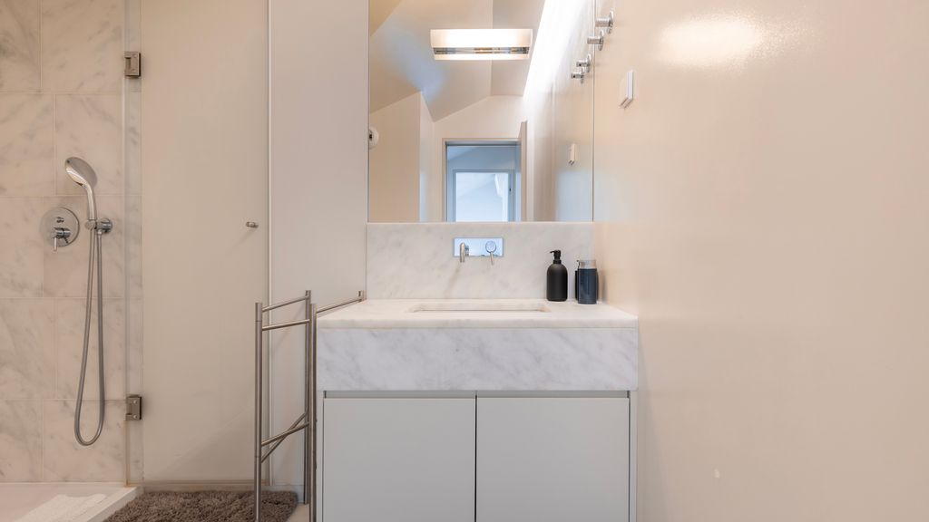 Elegant City Stay in Graça by LovelyStay