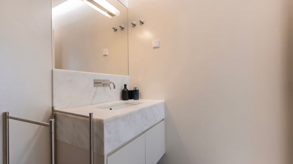 Elegant City Stay in Graça by LovelyStay