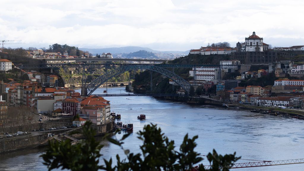 2BR Home near Douro River by LovelyStay