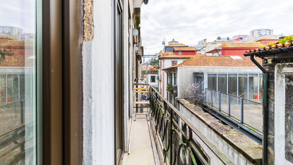 Trendy 2BR Near Douro River by LovelyStay