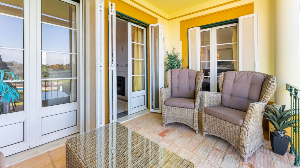 1 BDR Flat W/ Pool - 125D Gramacho by LovelyStay