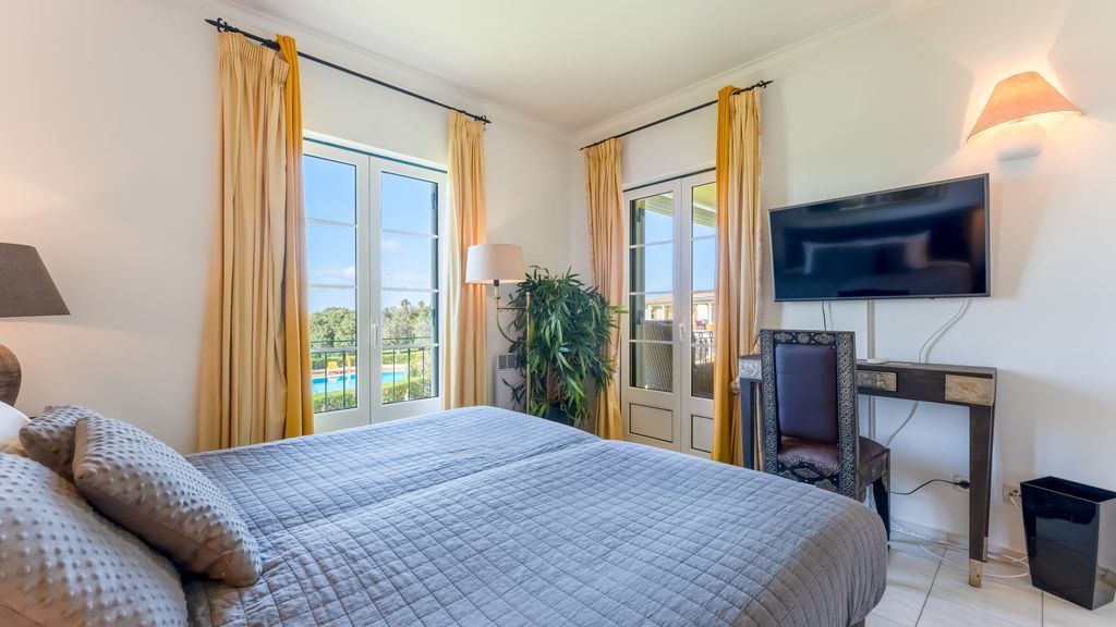 1 BDR Flat W/ Pool - 125D Gramacho by LovelyStay