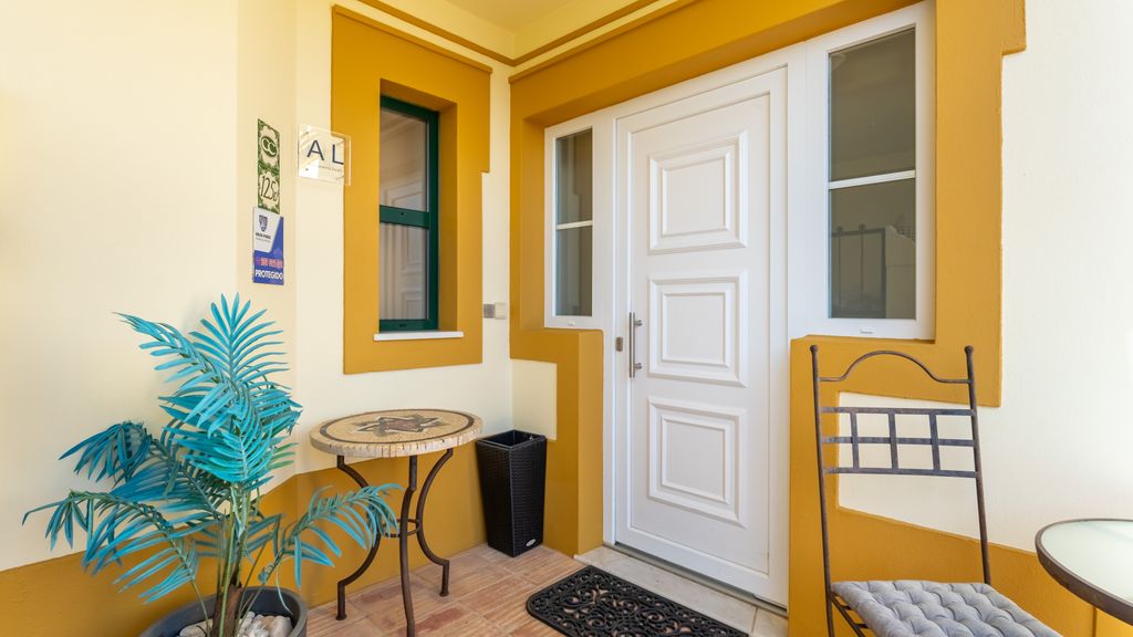 1 BDR Flat W/ Pool - 125D Gramacho by LovelyStay