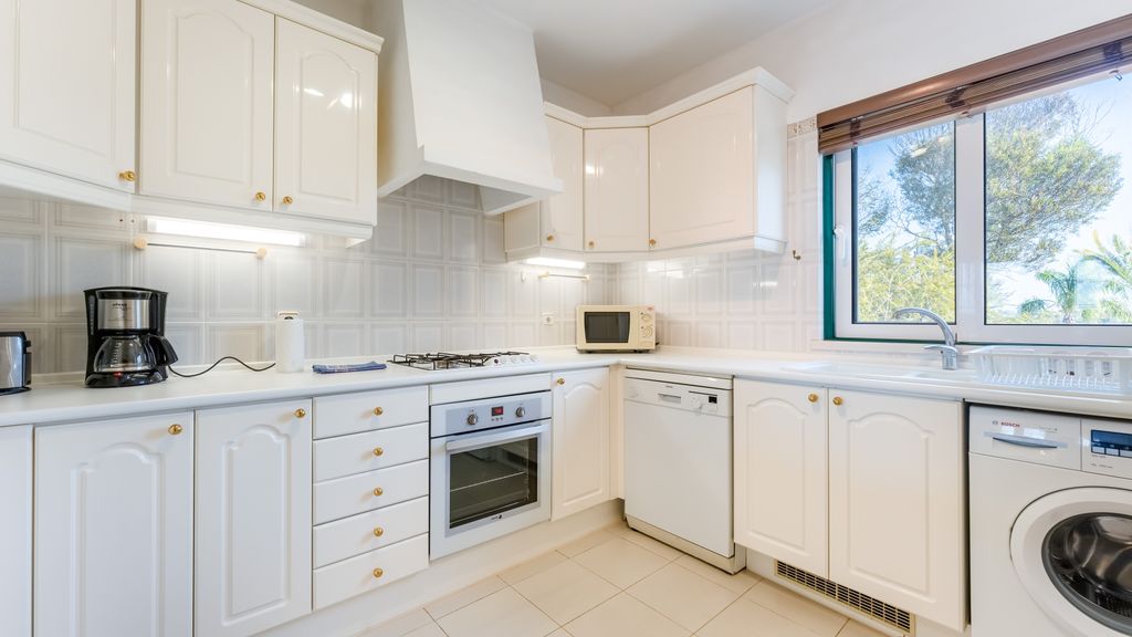 1 BDR Flat W/ Pool - 125D Gramacho by LovelyStay