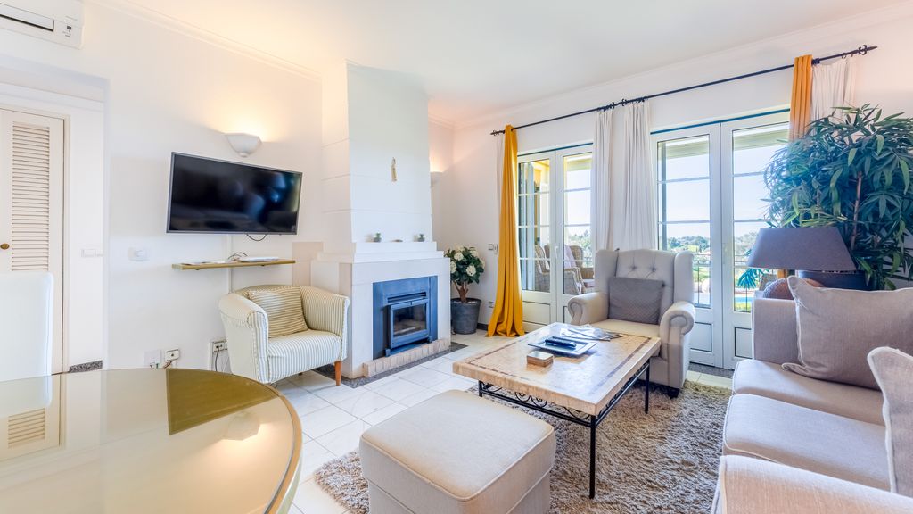 1 BDR Flat W/ Pool - 125D Gramacho by LovelyStay