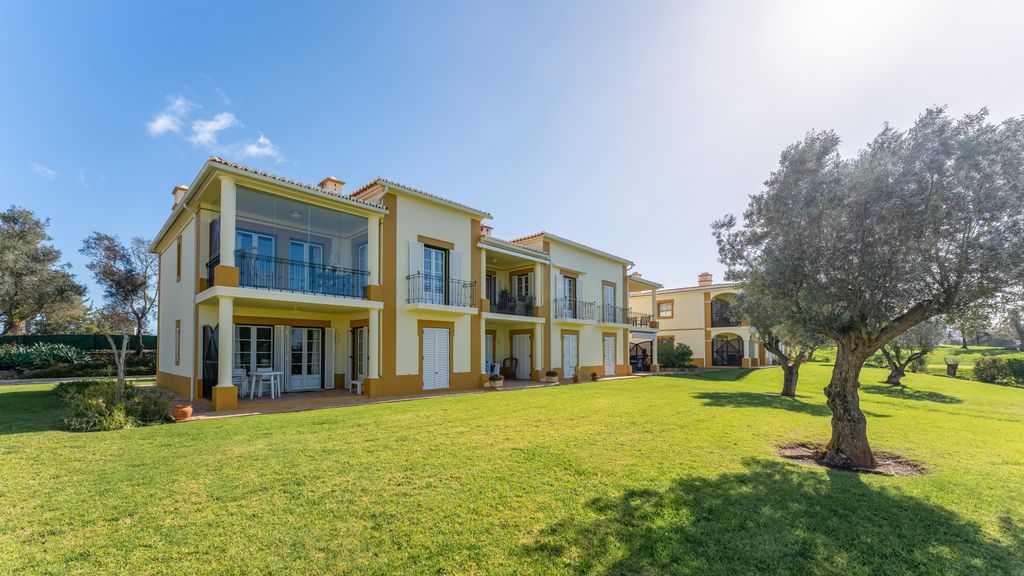 1 BDR Flat W/ Pool - 125D Gramacho by LovelyStay