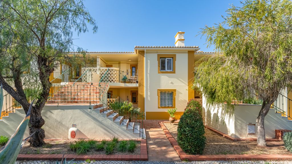 1 BDR Flat W/ Pool - 125D Gramacho by LovelyStay