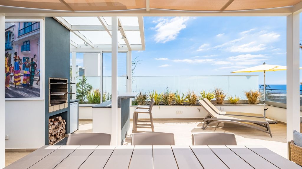 SkyView Penthouse by LovelyStay