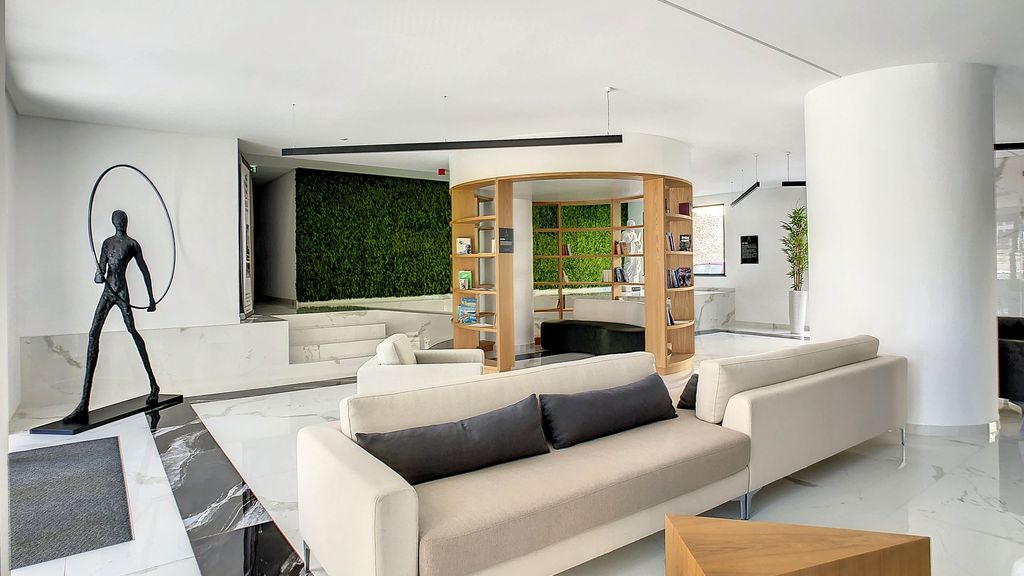 SkyView Penthouse by LovelyStay