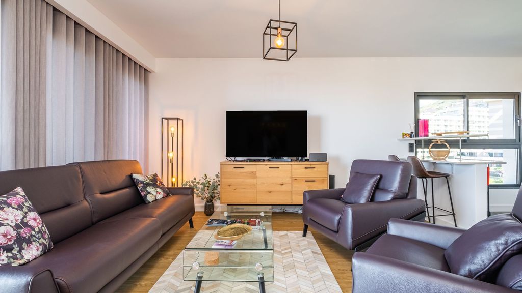 SkyView Penthouse by LovelyStay