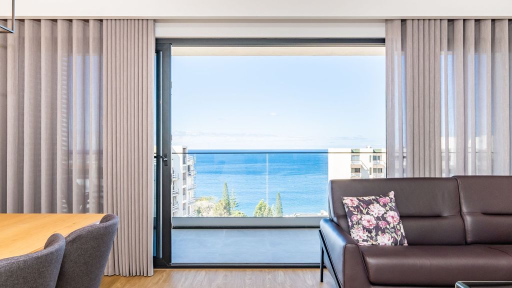 SkyView Penthouse by LovelyStay