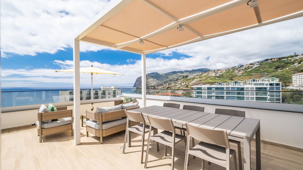 SkyView Penthouse by LovelyStay