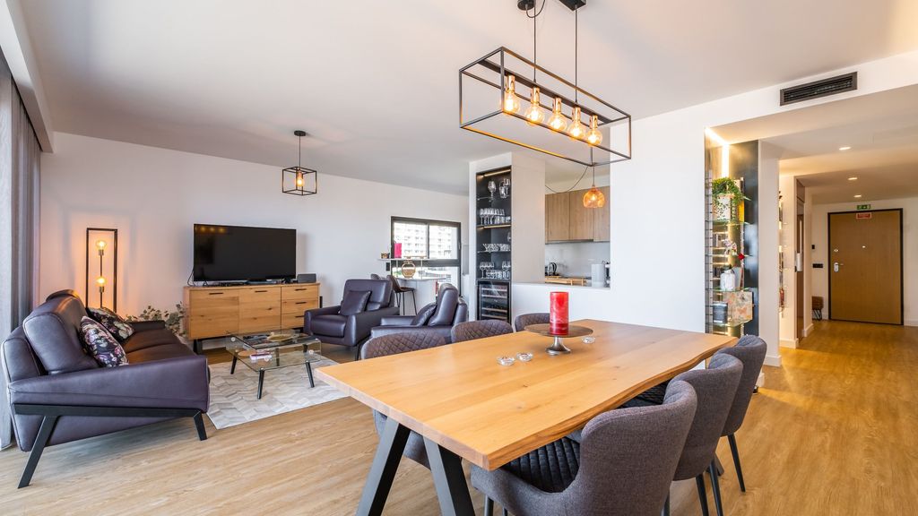 SkyView Penthouse by LovelyStay