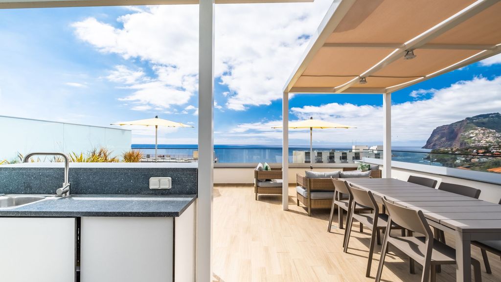SkyView Penthouse by LovelyStay