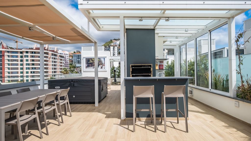 SkyView Penthouse by LovelyStay