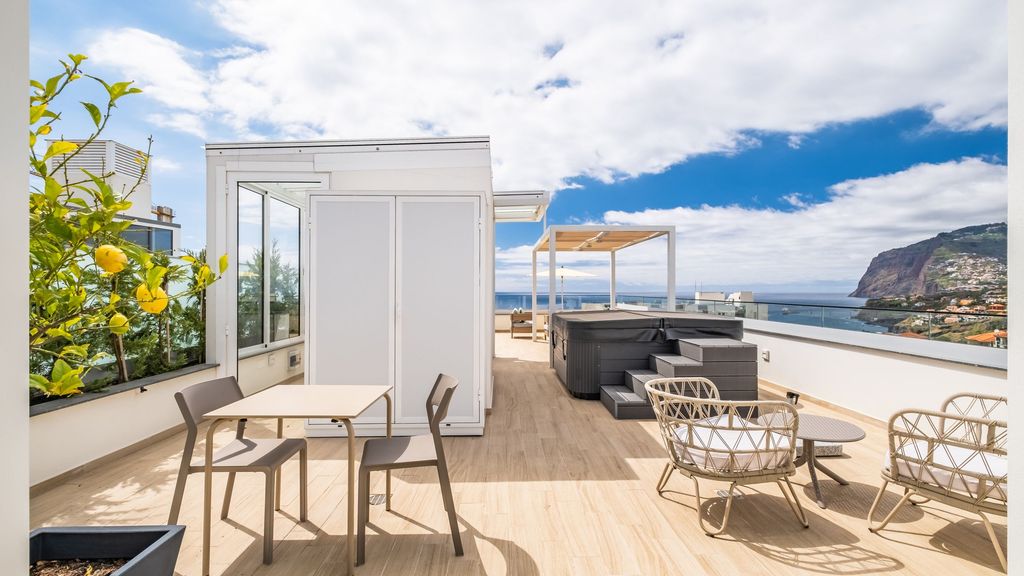 SkyView Penthouse by LovelyStay