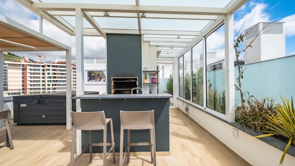 SkyView Penthouse by LovelyStay