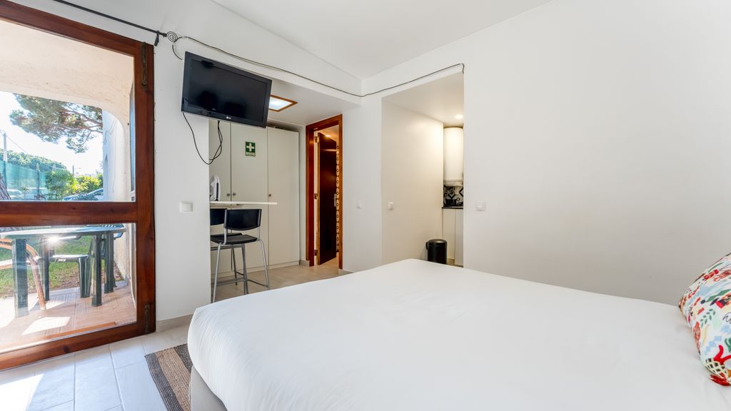 Açoteias Studio w/ Pool by LovelyStay