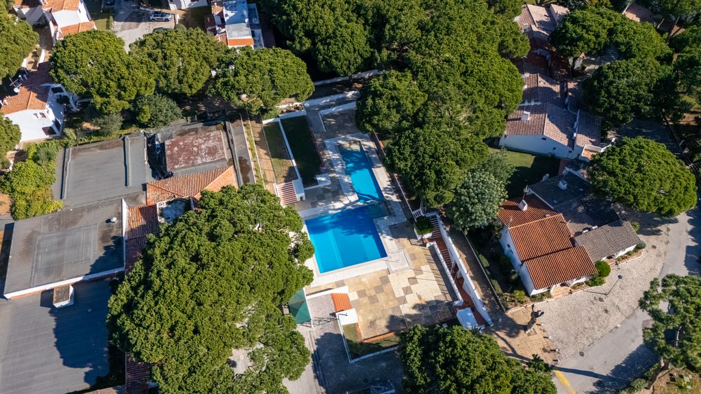 Açoteias Studio w/ Pool by LovelyStay