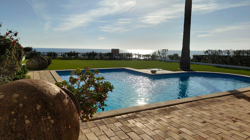 Villa Casa Amendoeiras by LovelyStay