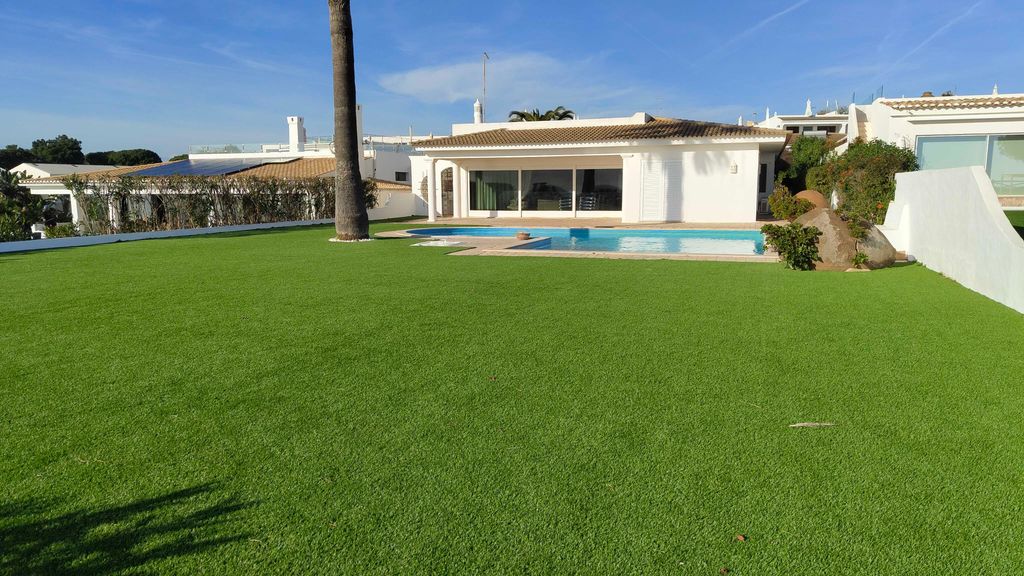 Villa Casa Amendoeiras by LovelyStay