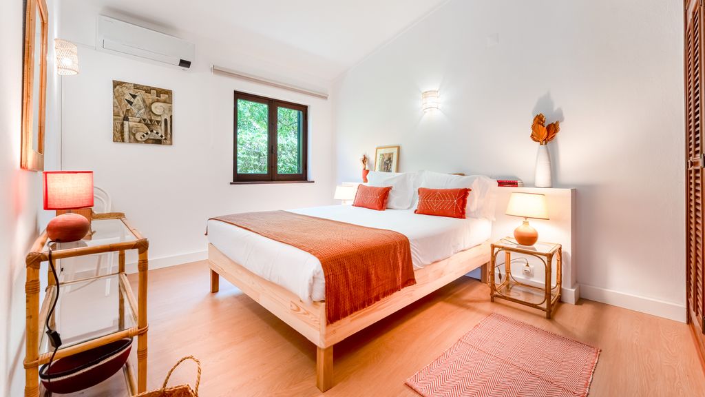 Villa Casa Amendoeiras by LovelyStay