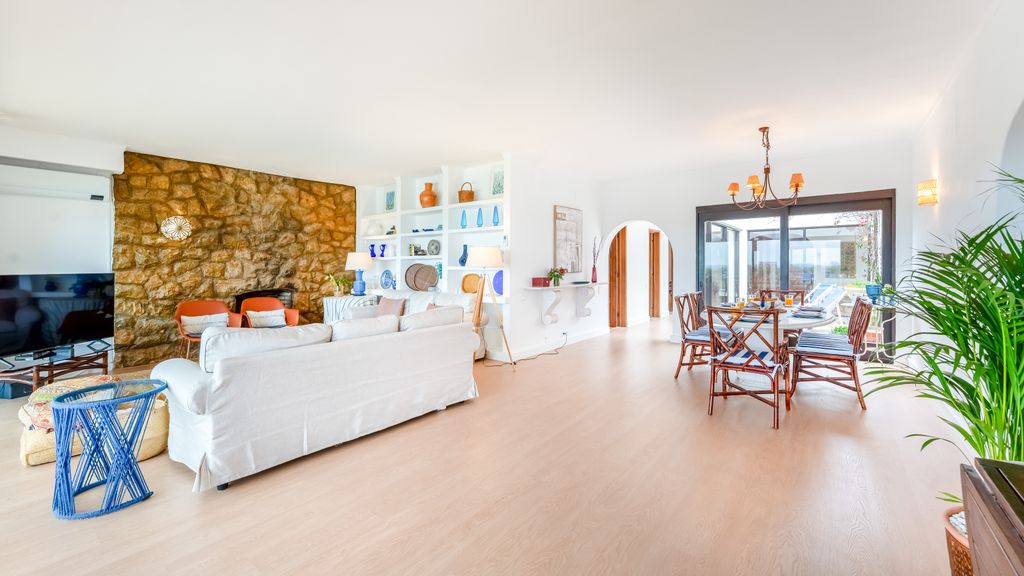 Villa Casa Amendoeiras by LovelyStay