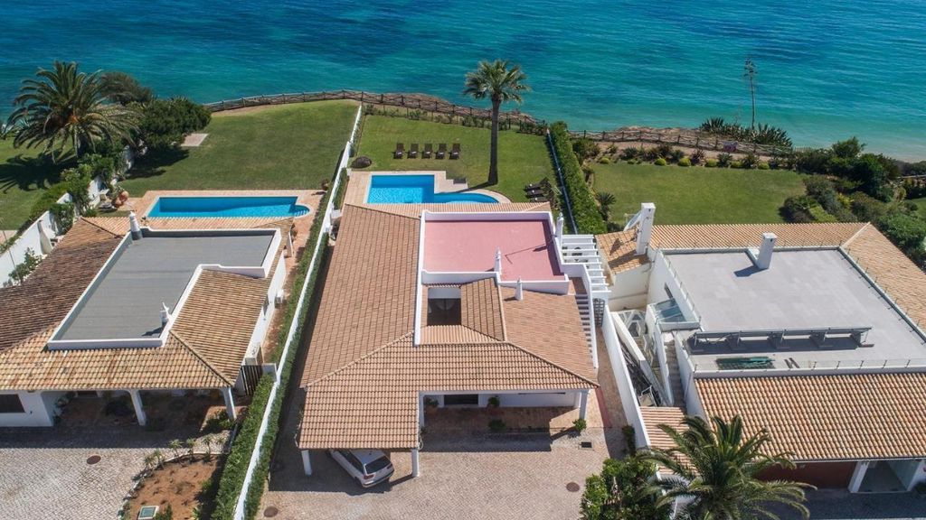 Villa Casa Amendoeiras by LovelyStay