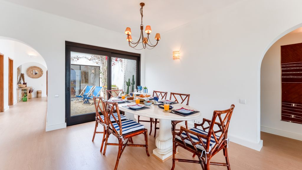 Villa Casa Amendoeiras by LovelyStay