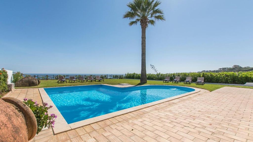 Villa Casa Amendoeiras by LovelyStay