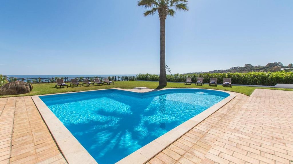 Villa Casa Amendoeiras by LovelyStay