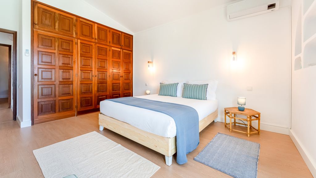 Villa Casa Amendoeiras by LovelyStay