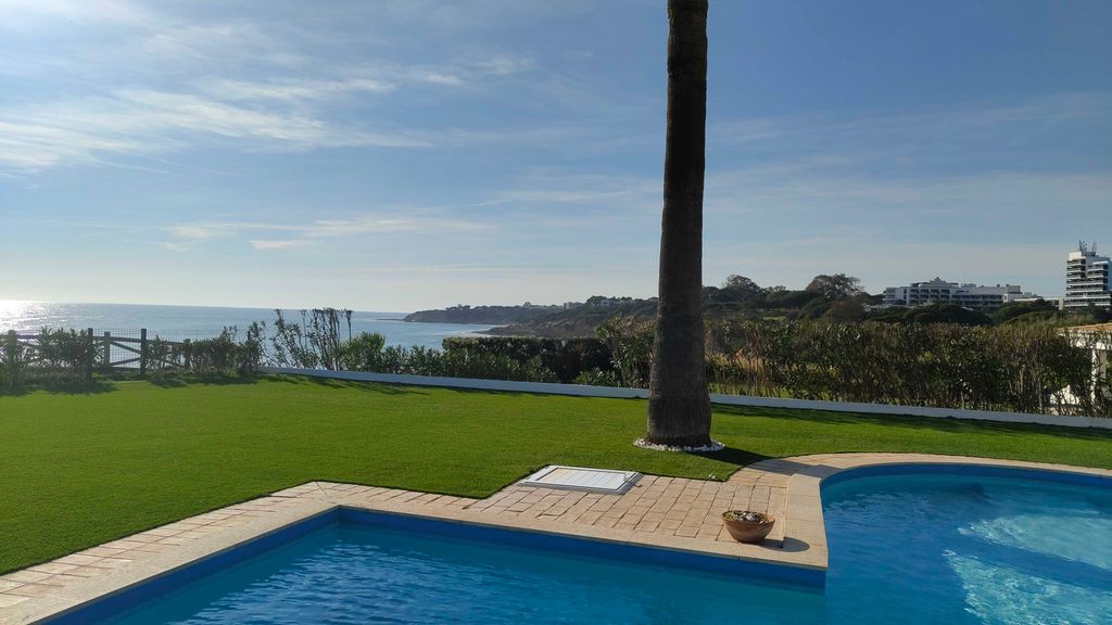 Villa Casa Amendoeiras by LovelyStay