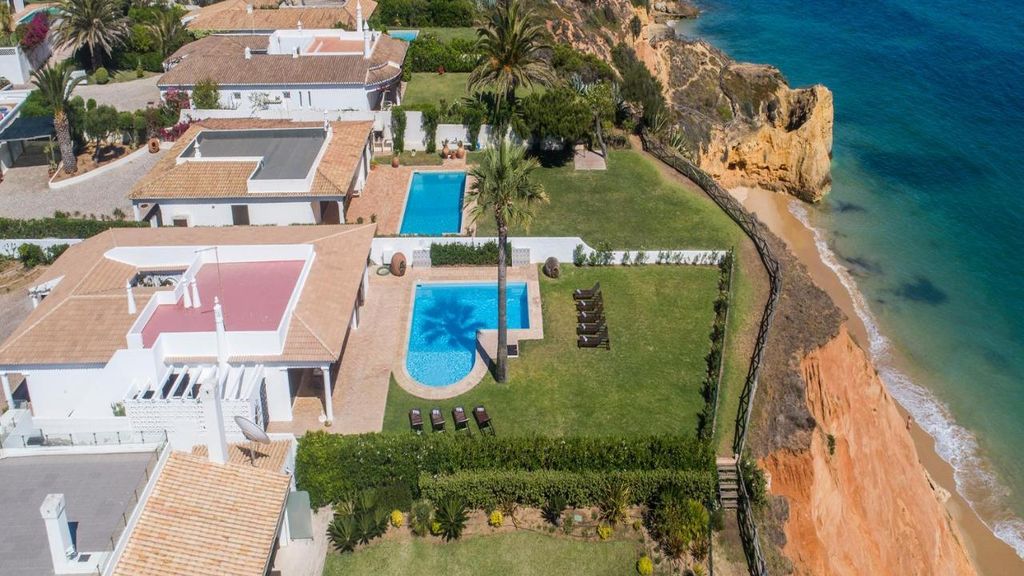Villa Casa Amendoeiras by LovelyStay