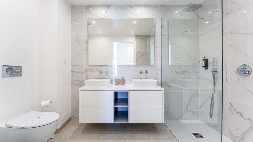 Modern 2BR w/ Rooftop Pool & Parking by LovelyStay