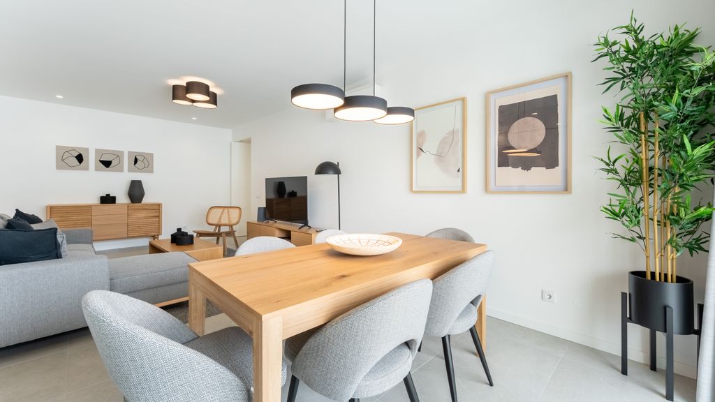 Modern 2BR w/ Rooftop Pool & Parking by LovelyStay