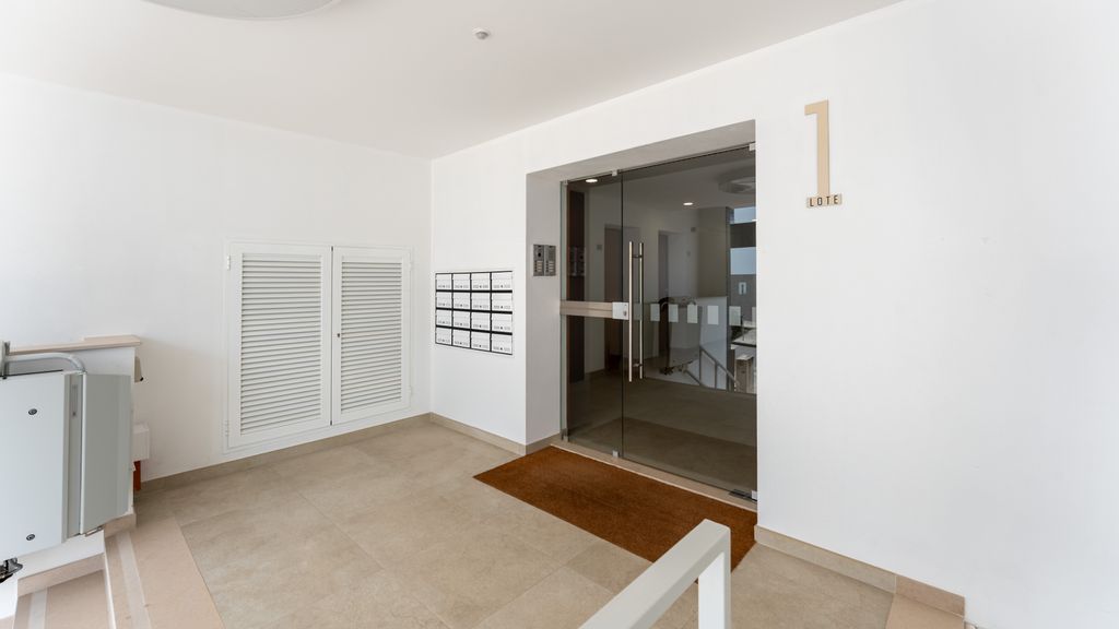 Modern 2BR w/ Rooftop Pool & Parking by LovelyStay