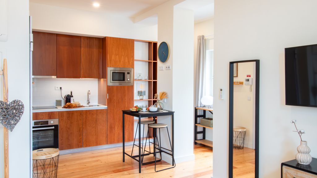 Miragaia Studio w/ Patio by LovelyStay