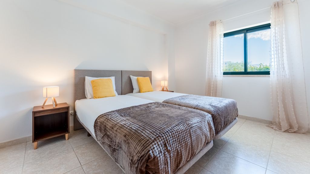 Vila Nova Sunny 2BR Apt with Pool by LovelyStay