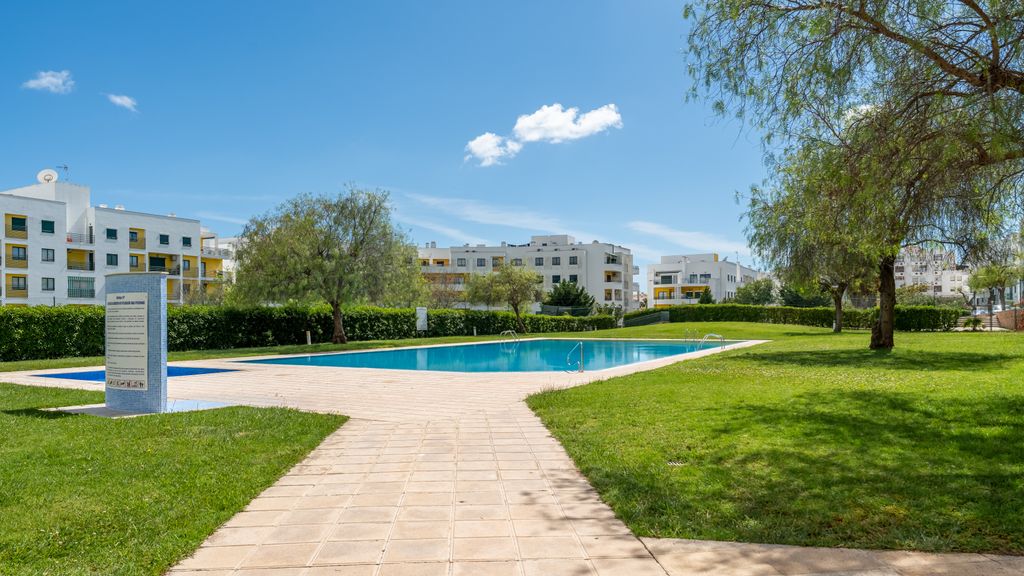 Vila Nova Sunny 2BR Apt with Pool by LovelyStay