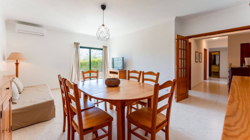 Vila Nova Sunny 2BR Apt with Pool by LovelyStay