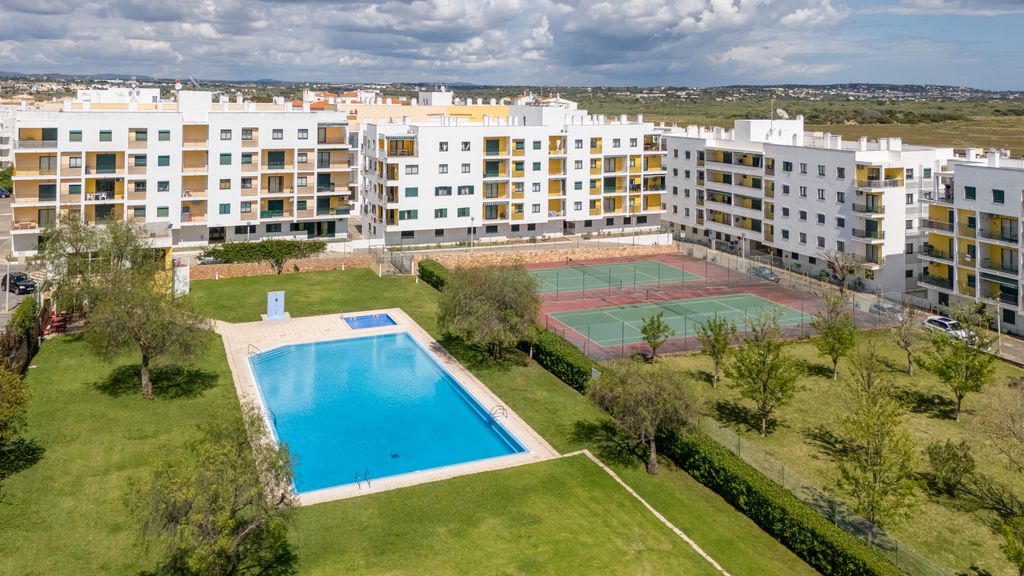 Vila Nova Sunny 2BR Apt with Pool by LovelyStay