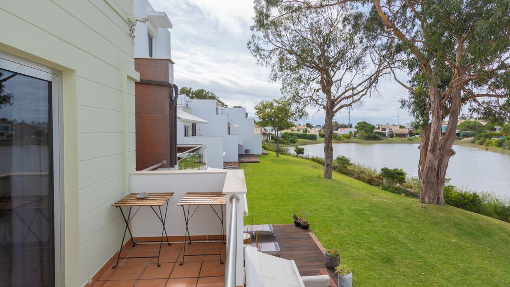 Soltroia Duplex, Lake & Beach by LovelyStay