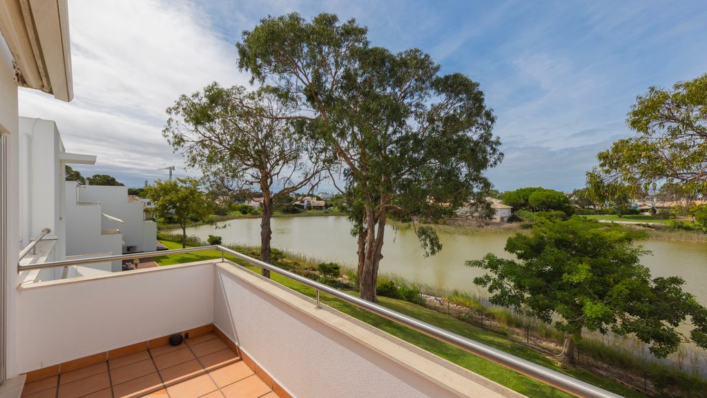 Soltroia Duplex, Lake & Beach by LovelyStay