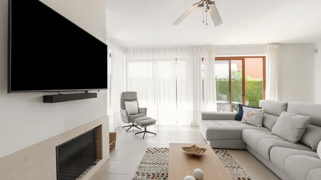 Charming Villa Óbidos by LovelyStay