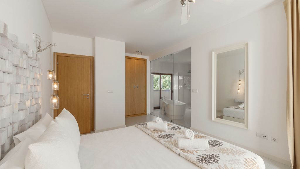 Charming Villa Óbidos by LovelyStay